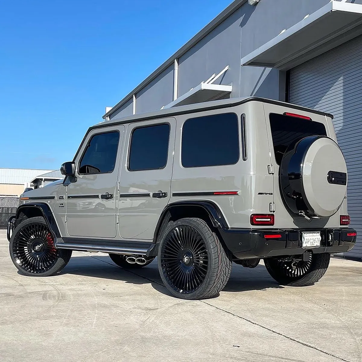 Mercedes-Benz G Wagon on Forgiato Trimestre-M wheels