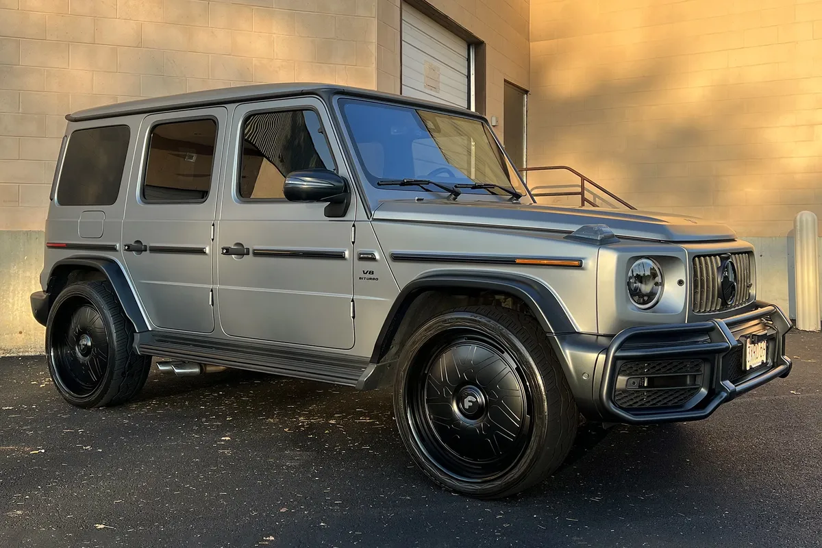 Mercedes-Benz G Wagon on Forgiato Twisted Trimestre-M wheels