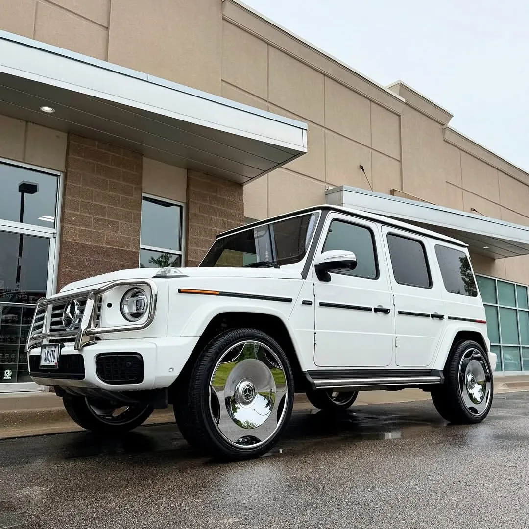 Mercedes-Benz G550 on Forgiato Ecs wheels