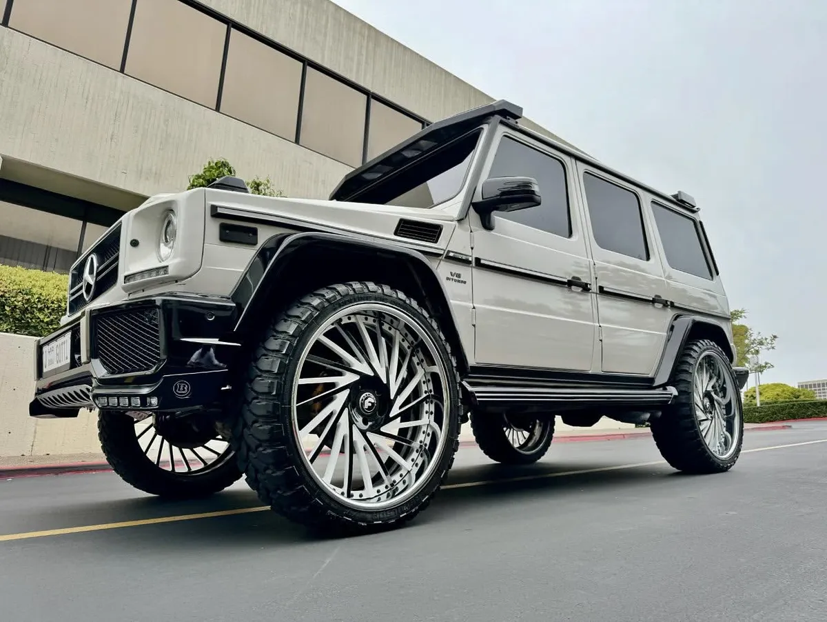 Mercedes-Benz G550 on Forgiato Ventoso wheels