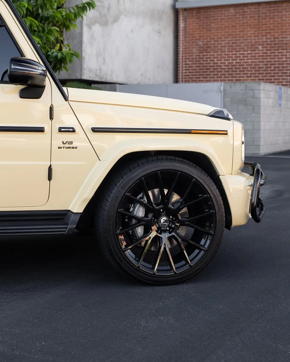 Mercedes-Benz G63 on Forgiato Flow 001 wheels