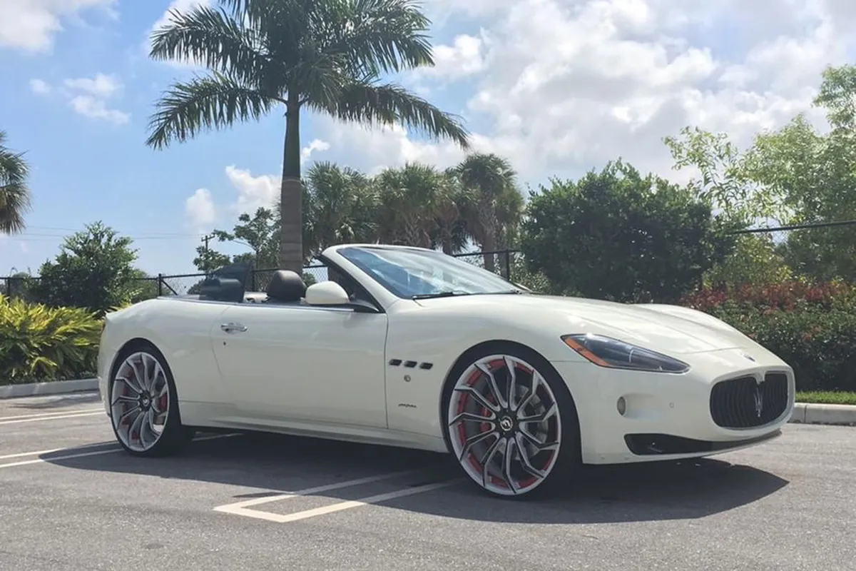 Maserati Ghibli on Forgiato Navaja-ECX wheels