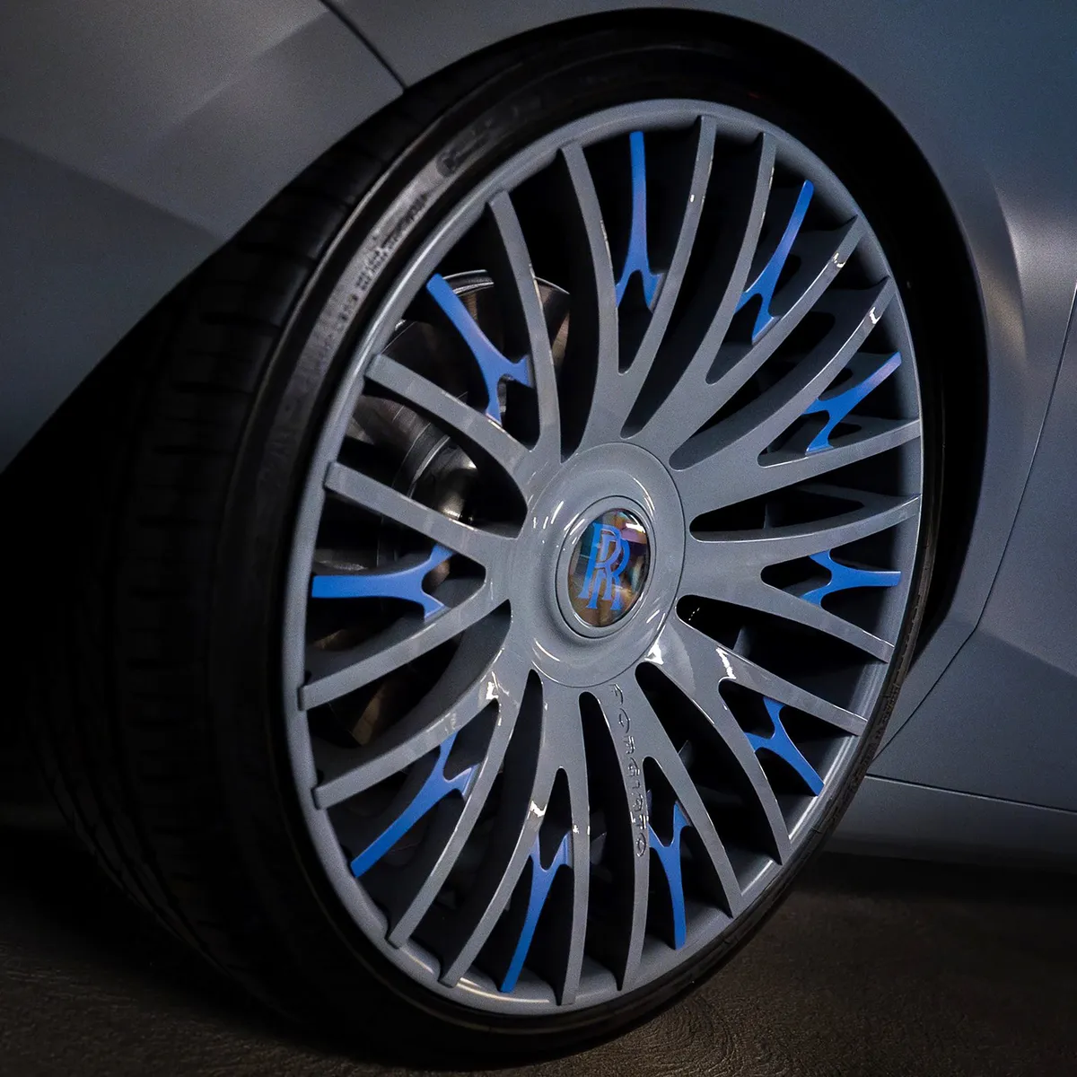 Rolls-Royce Ghost on Forgiato 2 wheels