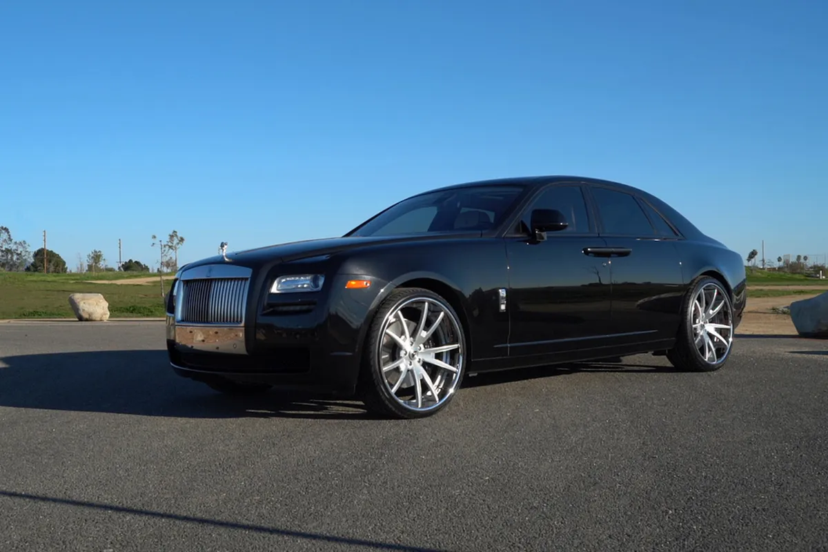 Rolls-Royce Ghost on Forgiato F2.01 wheels