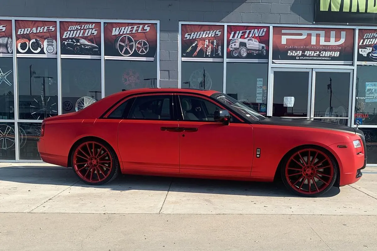 Rolls-Royce Ghost on Forgiato Flow 002 wheels