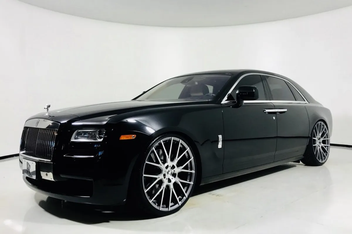 Rolls-Royce Ghost on Forgiato Flow wheels