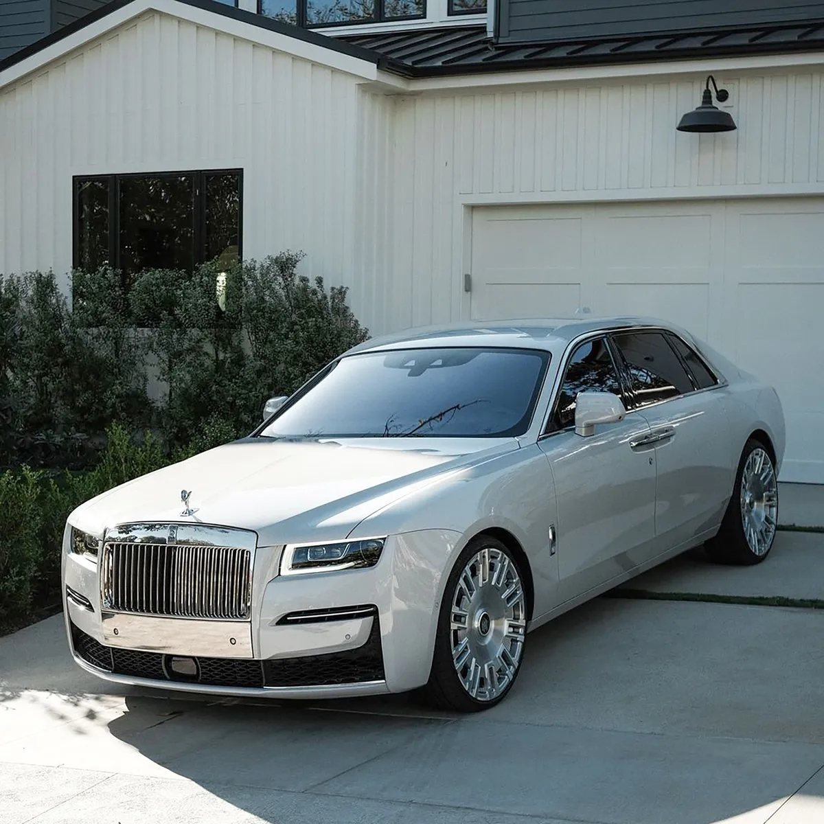 Rolls-Royce Ghost on Forgiato Licenziato-M wheels