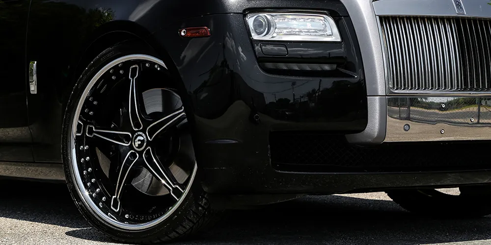 Rolls-Royce Ghost on Forgiato Martellato wheels