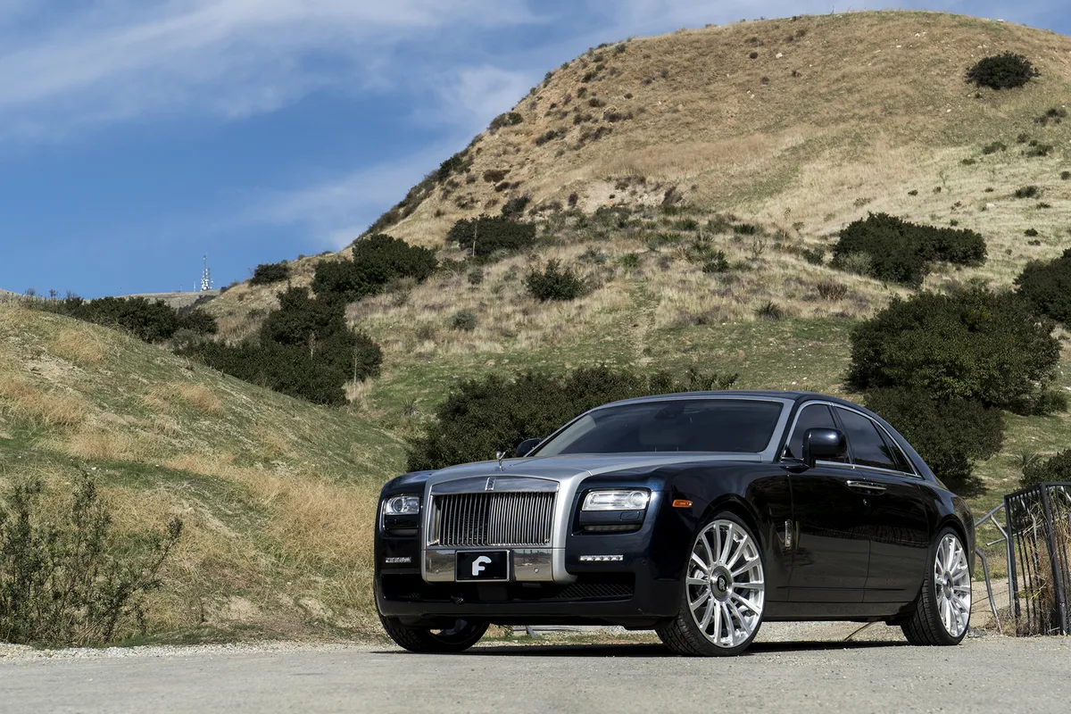 Rolls-Royce Ghost on Forgiato Piatto-M wheels