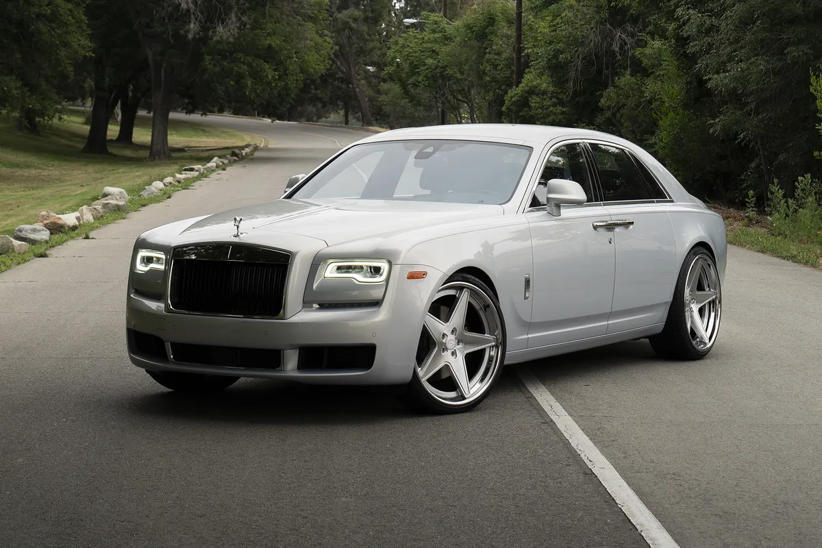 Rolls-Royce Ghost on Forgiato Tec 3.2 wheels