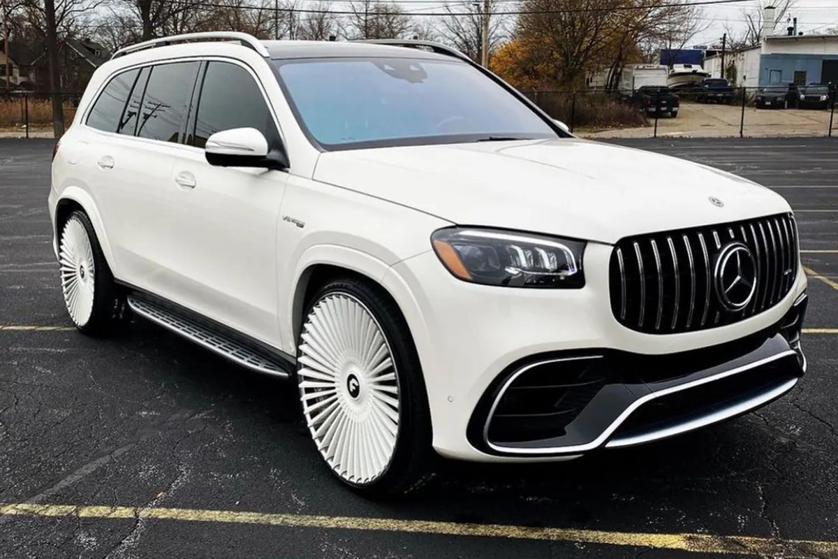 Mercedes-Benz GLS on Forgiato Trimestre-ECL wheels