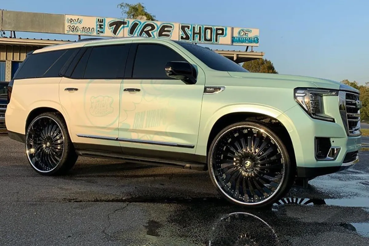 GMC GMC on Forgiato Autonomo-L wheels