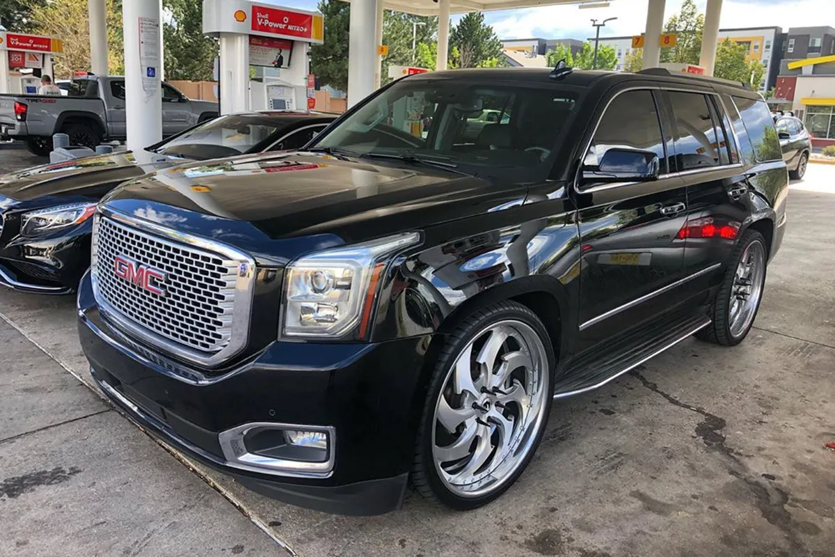 GMC GMC on Forgiato Avviato-FF wheels