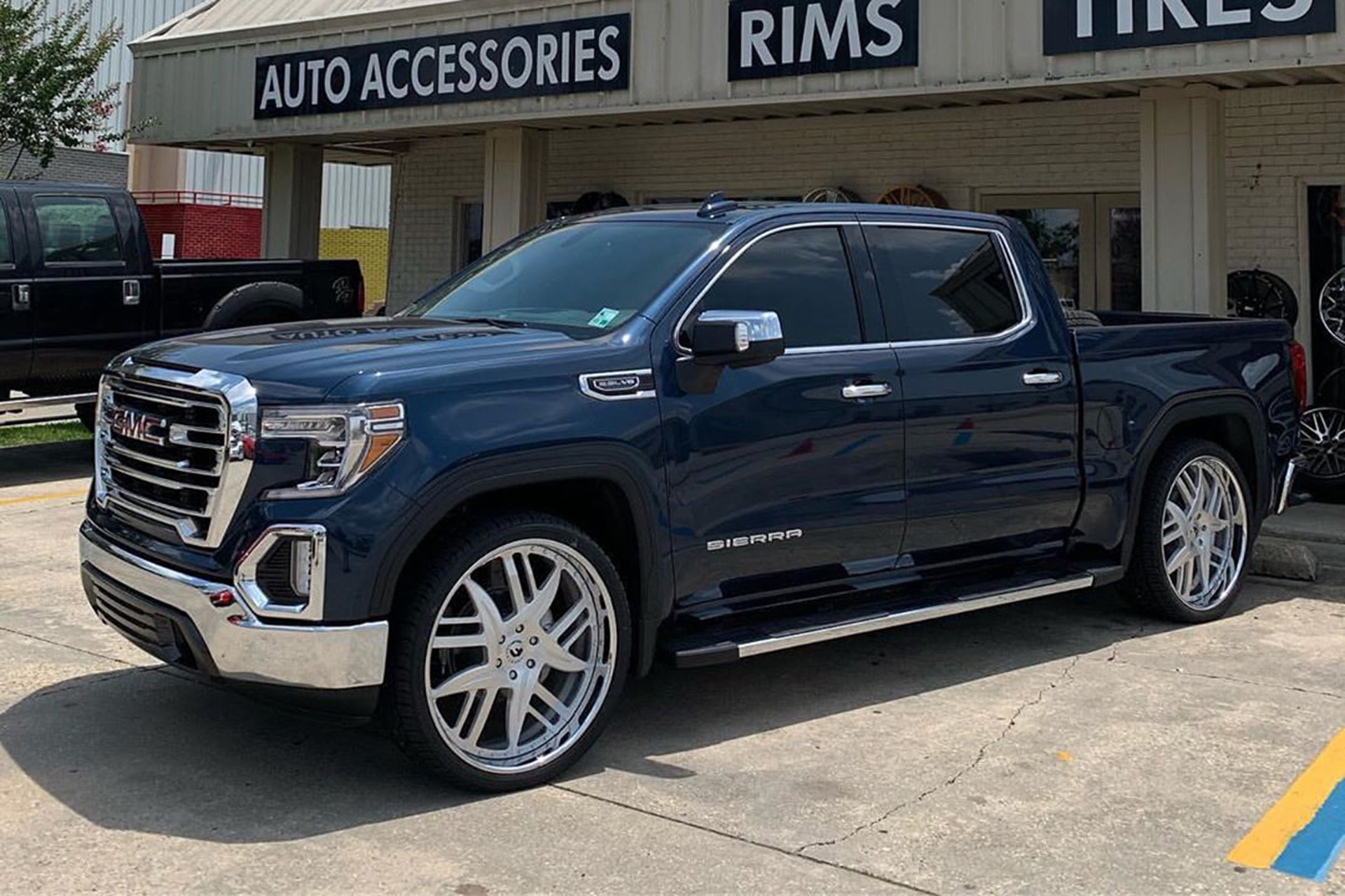 GMC on Decimo L