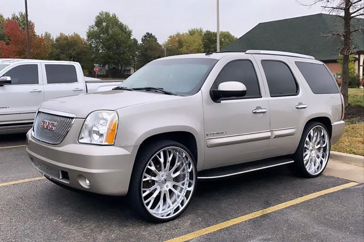 GMC GMC on Forgiato Derando wheels
