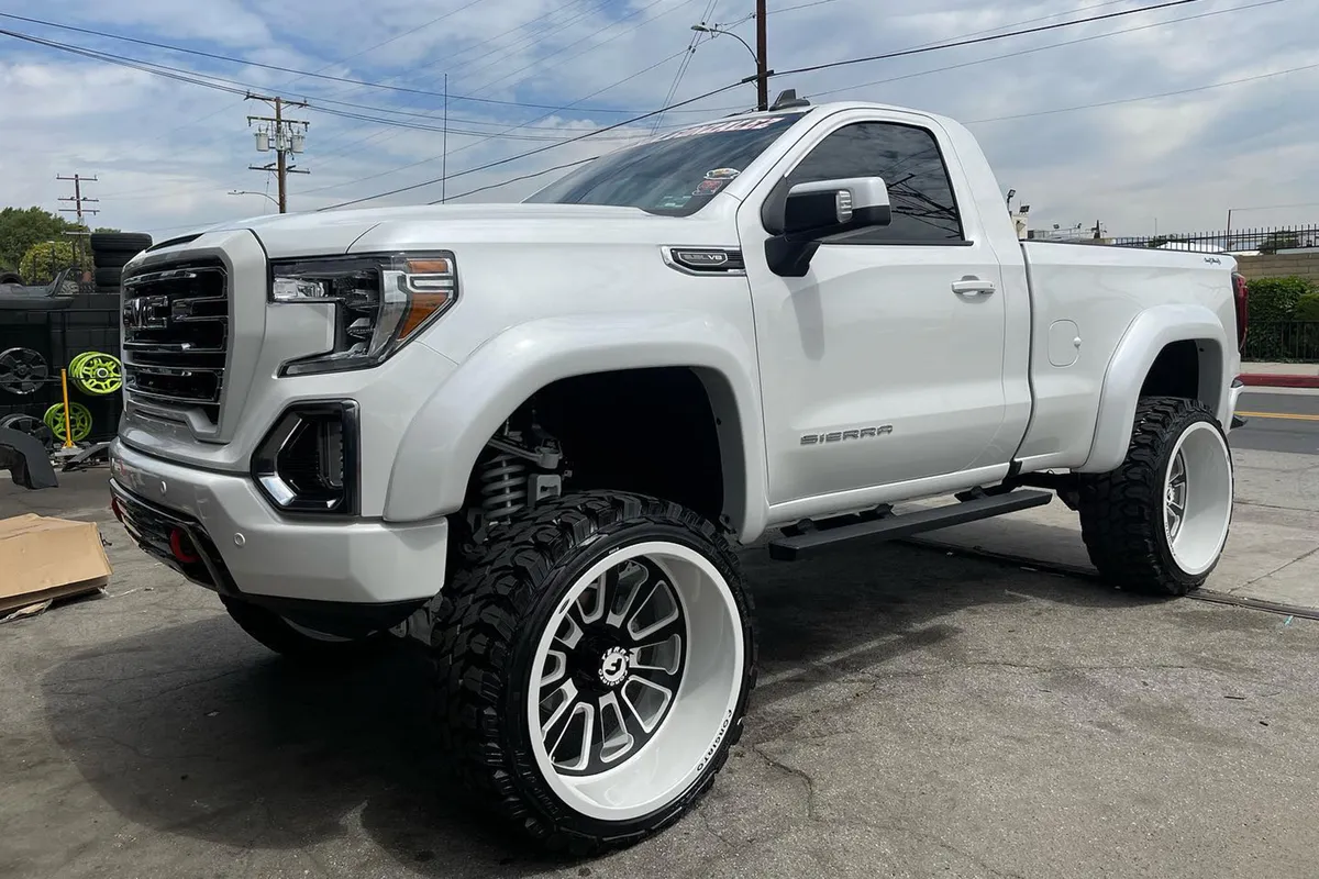GMC GMC on Forgiato F2.04-T wheels