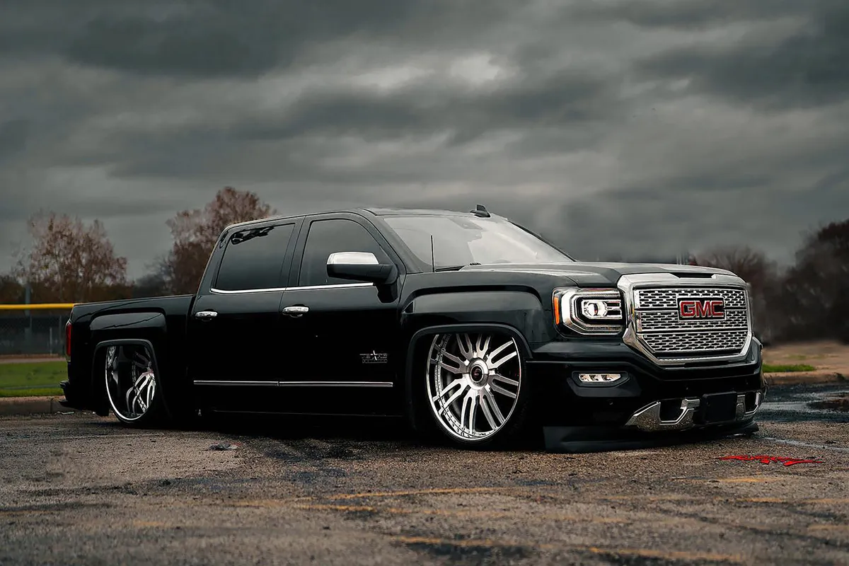 GMC GMC on Forgiato Sedici wheels