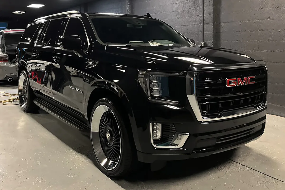 GMC on Trimestre-Slant