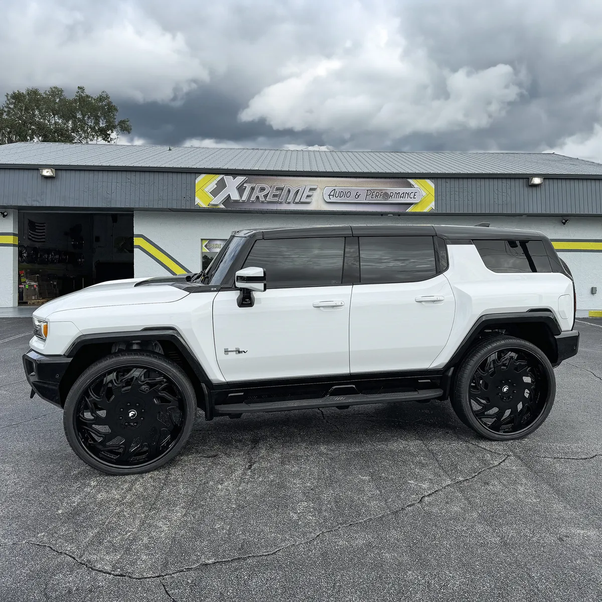 GMC Hummer EV on Forgiato Dispiaci wheels
