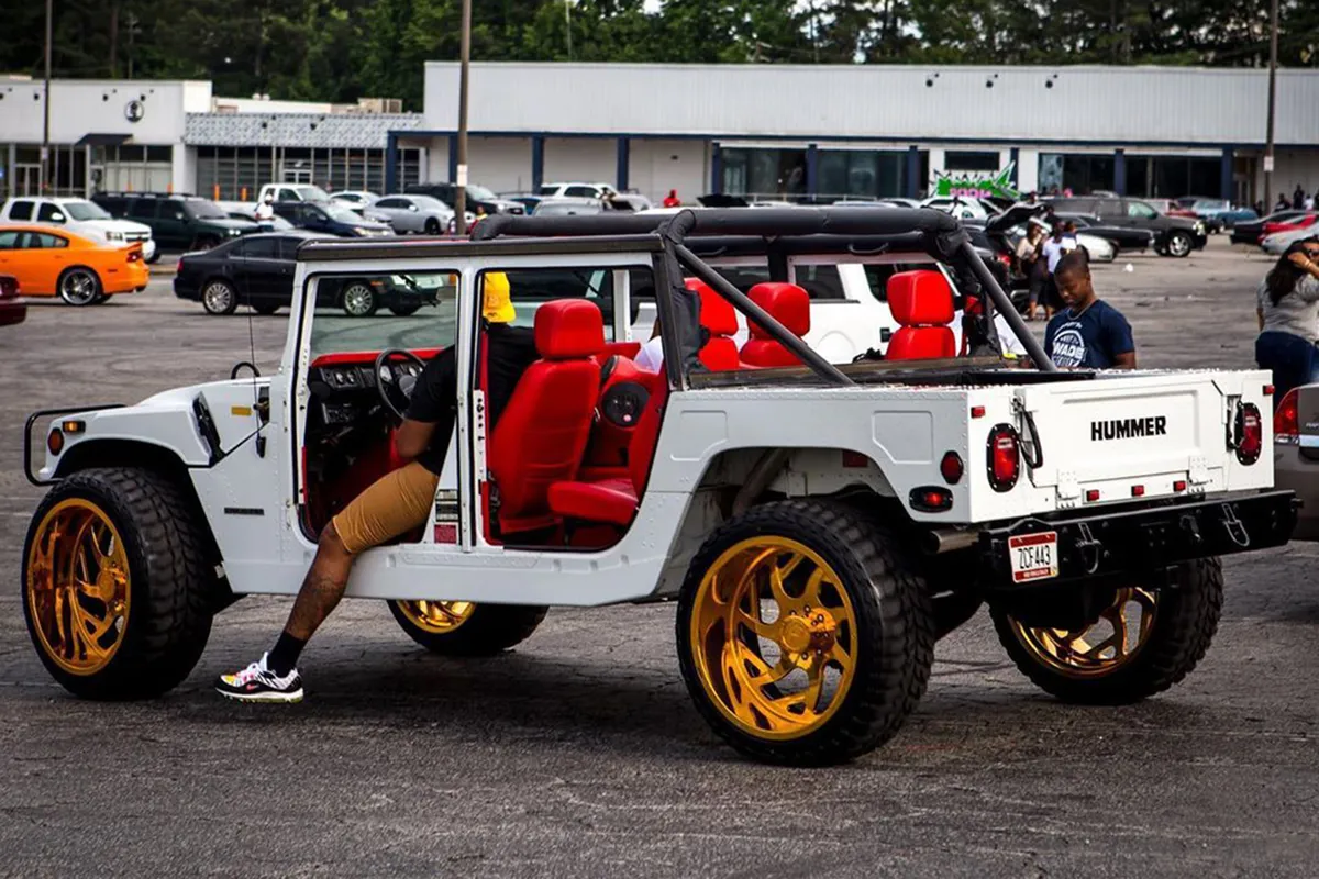 GMC Hummer H1 on Forgiato Girare-T wheels