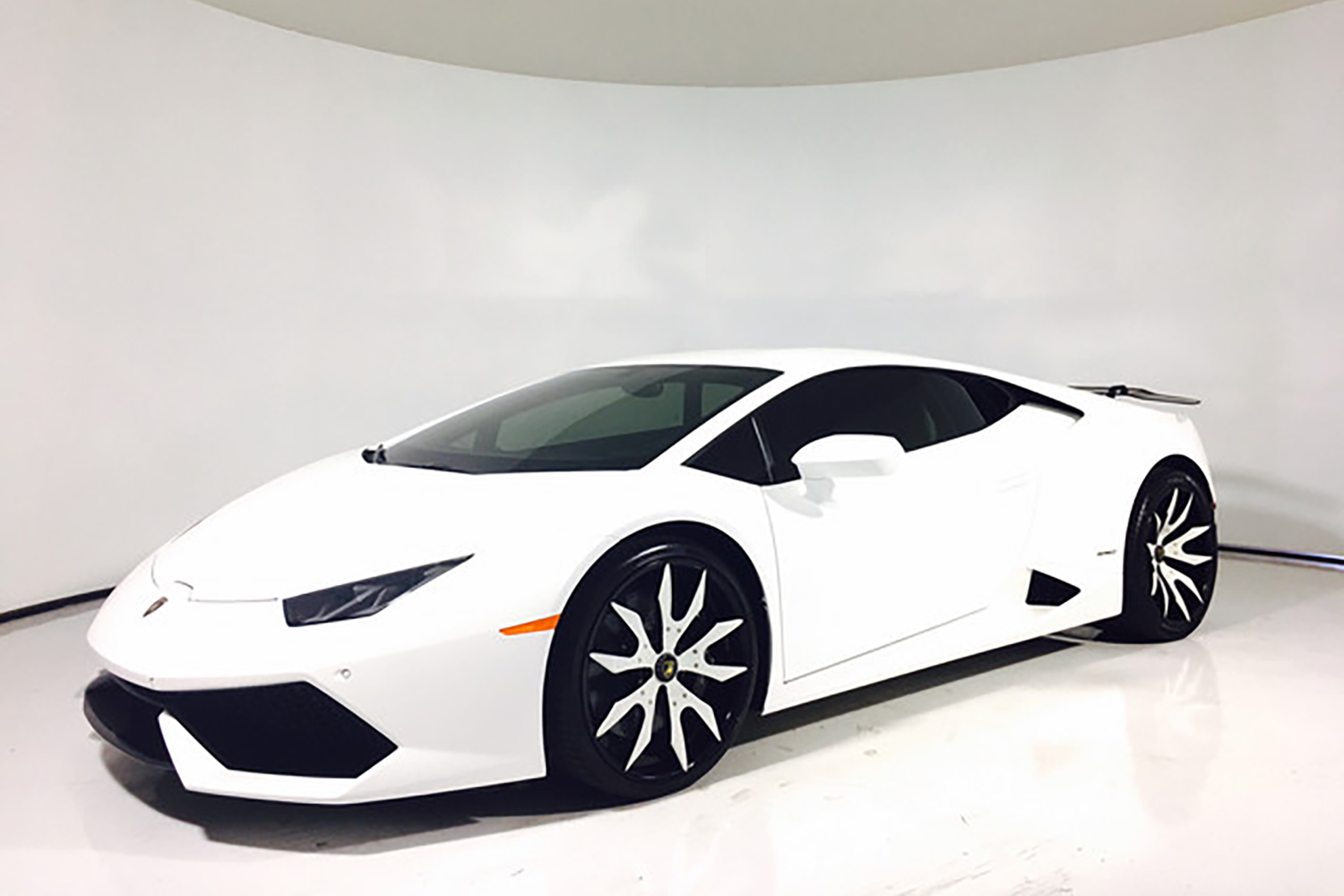 Huracan on Artigli-ECL