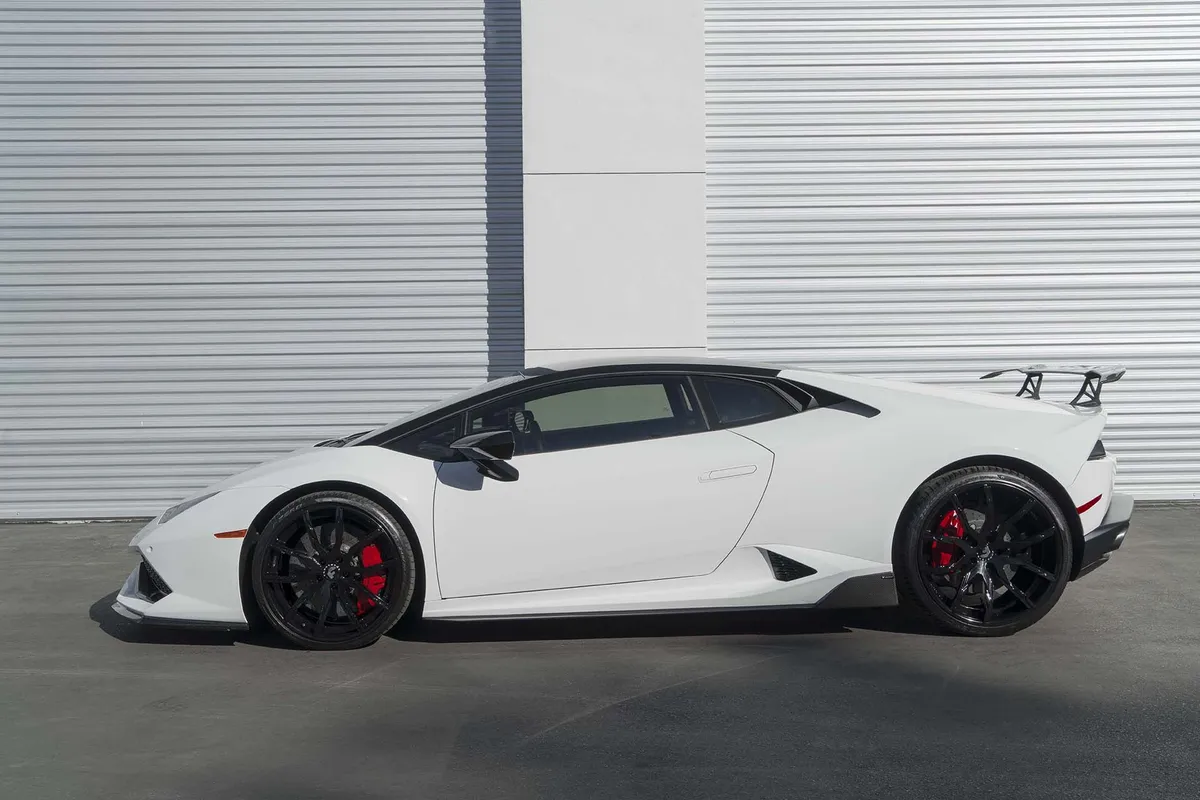 Lamborghini Huracan on Forgiato Formato-ECL wheels