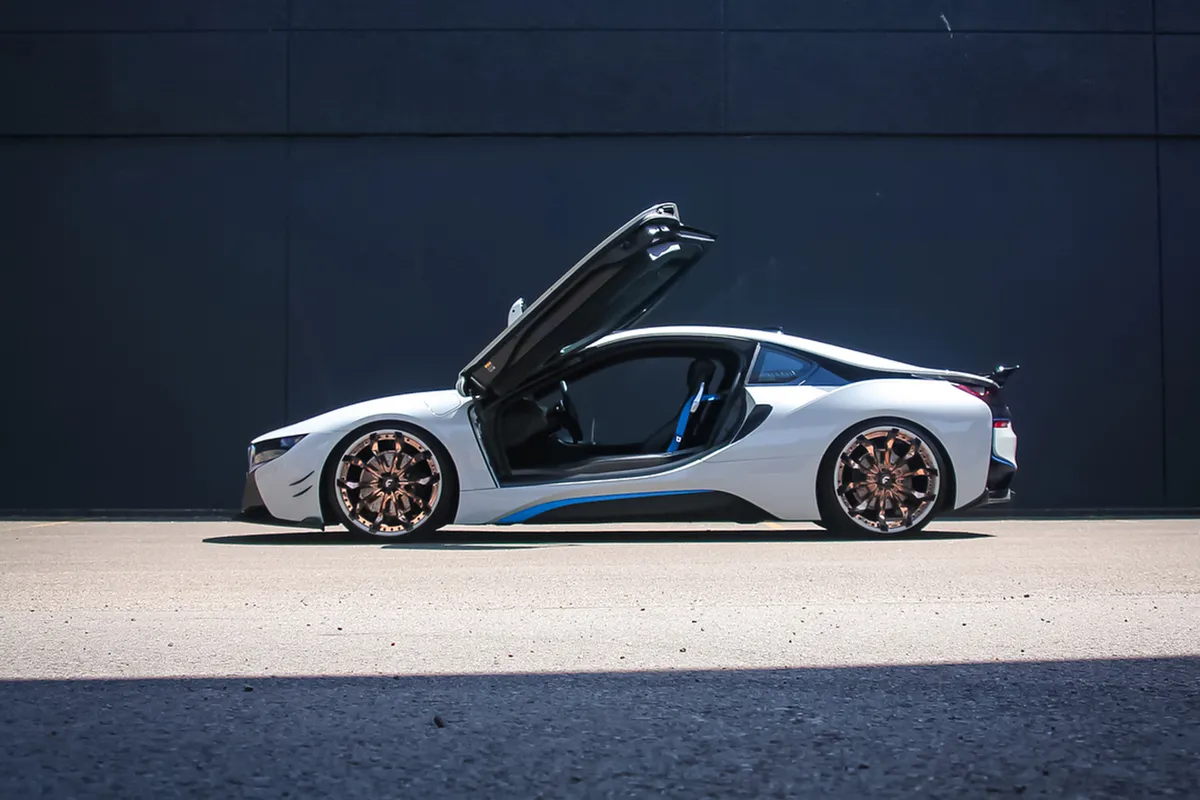 BMW I8 on Forgiato F2.16 wheels