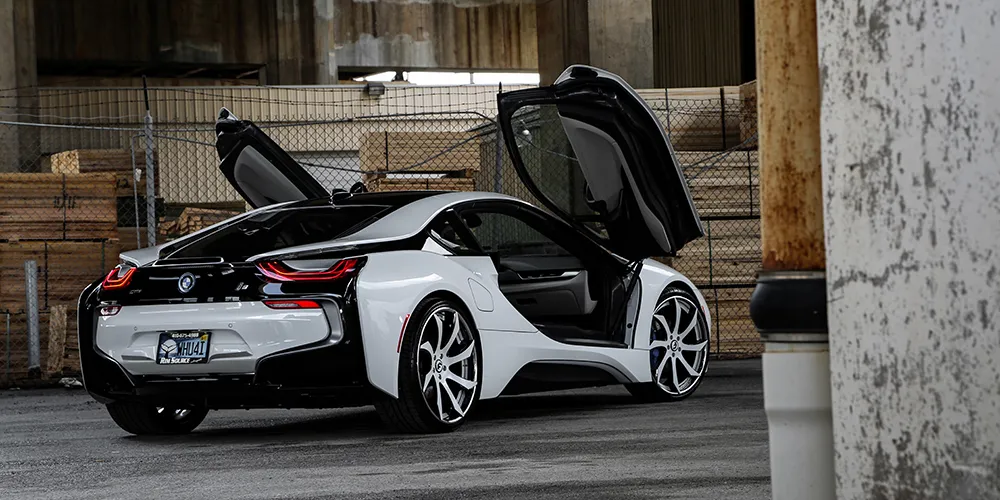 BMW I8 on Forgiato Fondare-ECL wheels