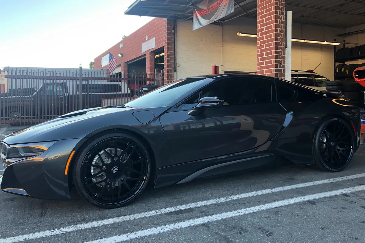 BMW I8 on Forgiato Maglia-ECL wheels