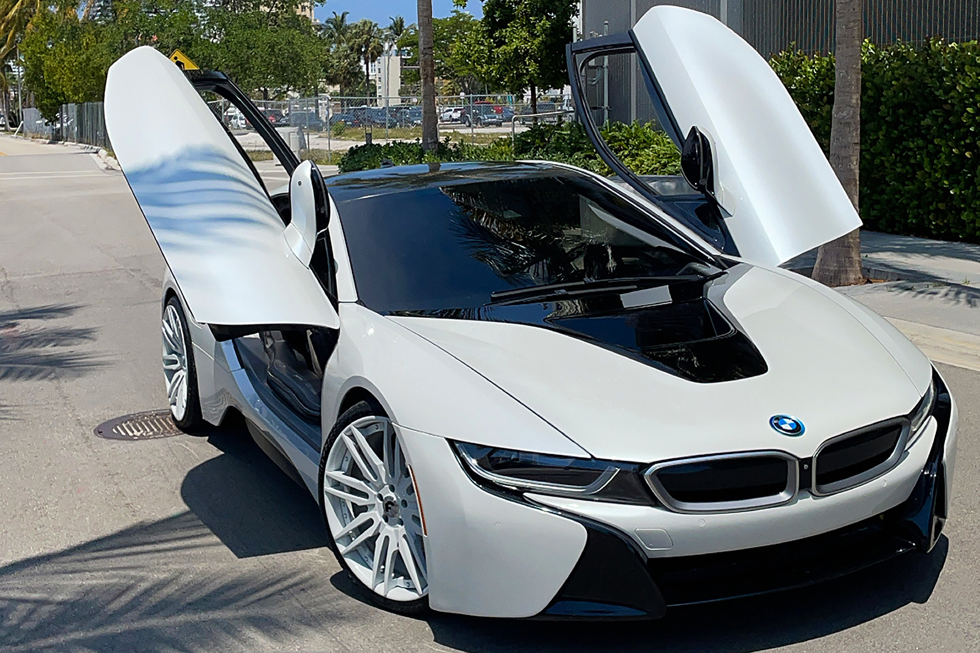I8 on Sedici-ECL