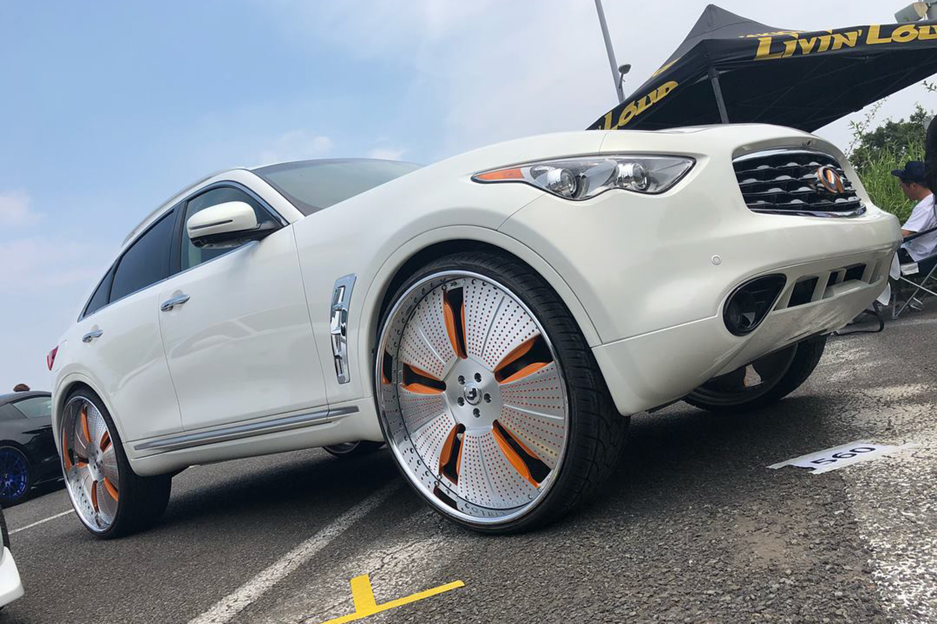 Infiniti Fx on Puntini