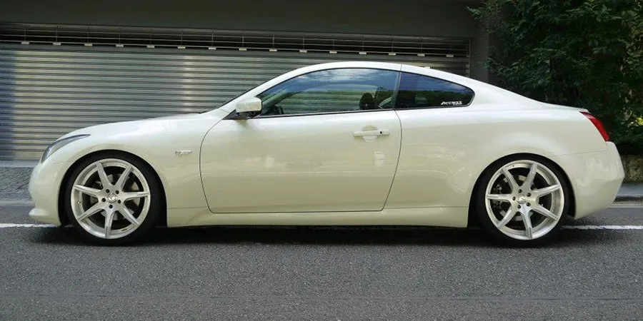 Infiniti Infiniti G37 on Forgiato F2.06 wheels