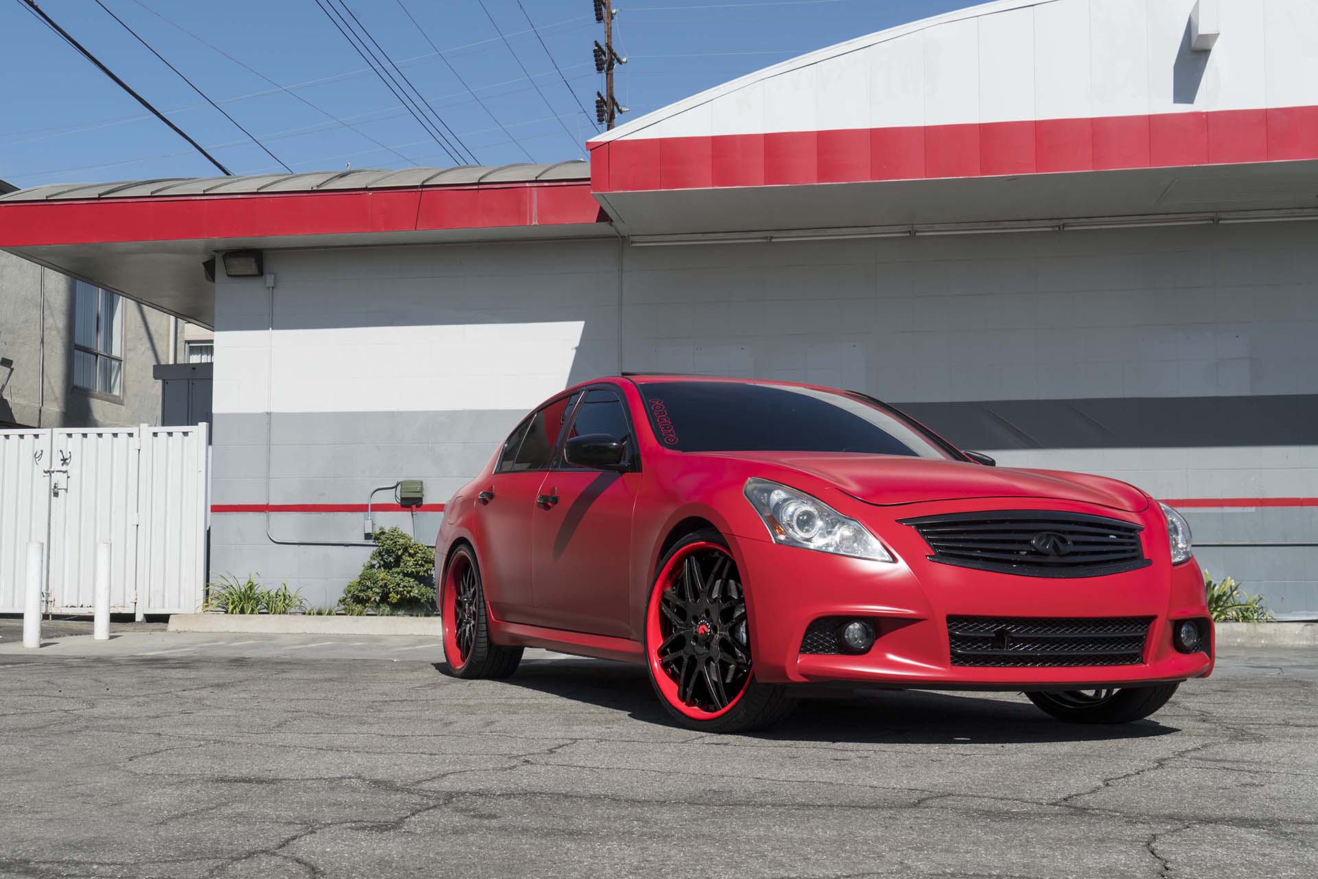 Infiniti G37 on Pinzette