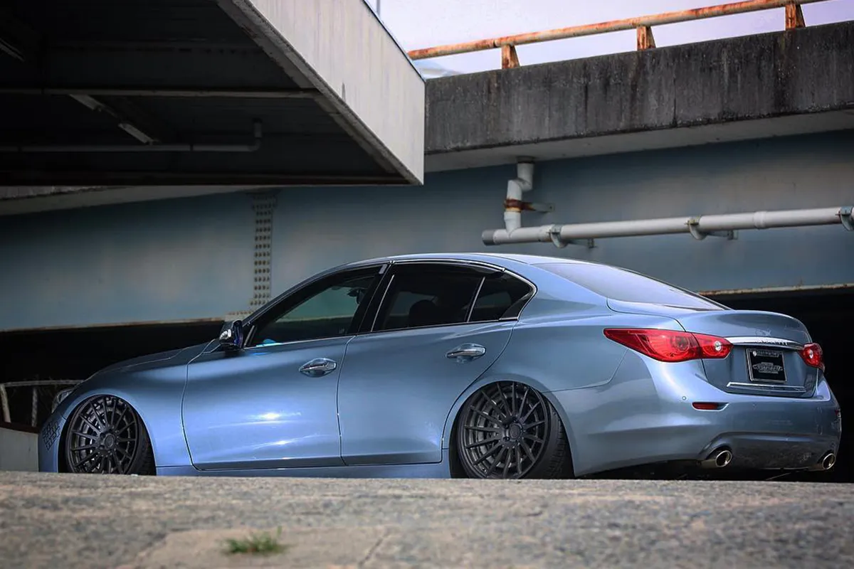 Infiniti Infiniti M56 on Forgiato Tec 2.3 R wheels