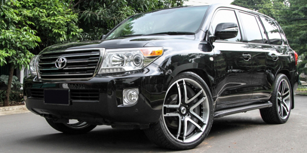Land Cruiser on Estremo-ECL