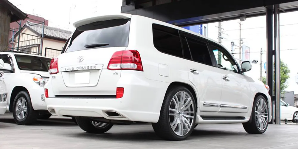 Toyota Land Cruiser on Forgiato Sedici-ECL wheels