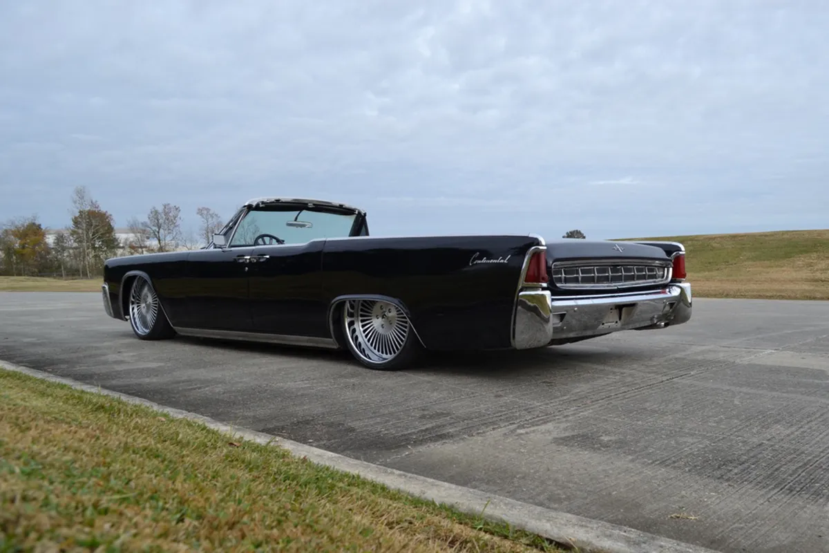 Lincoln Lincoln Continental on Forgiato Cablata wheels