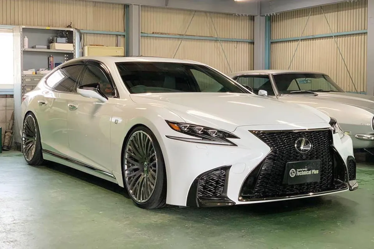 Lexus LS on Forgiato Cravatta-ECL wheels