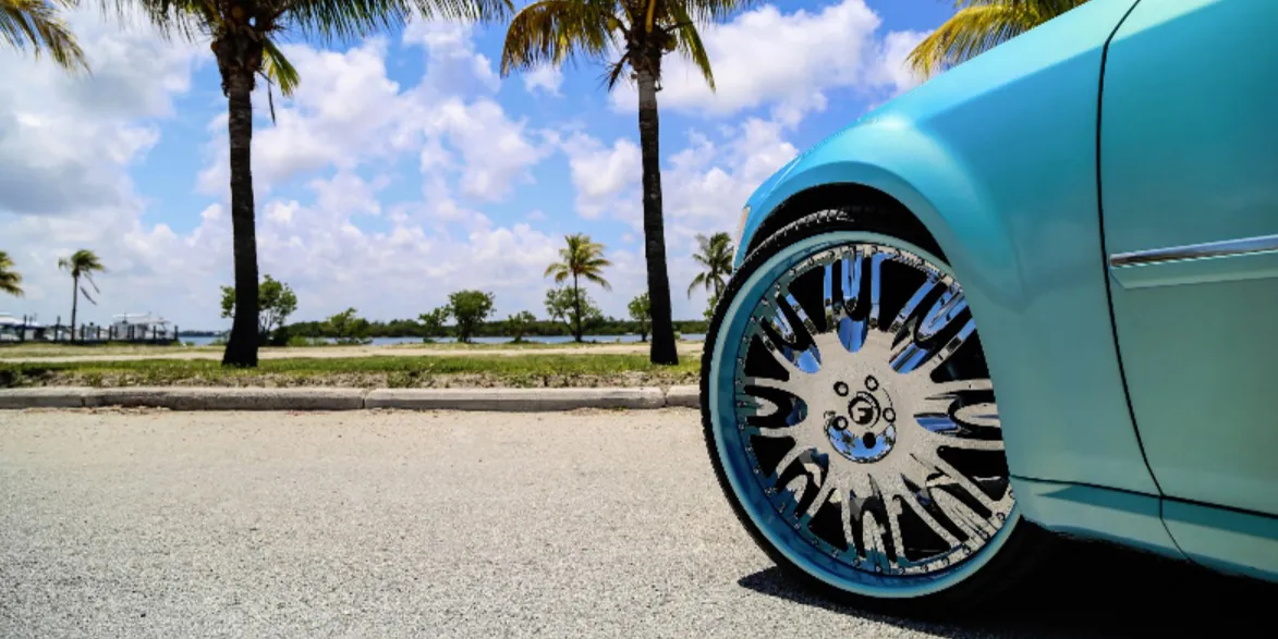 Dodge Magnum on Forgiato Ovale wheels