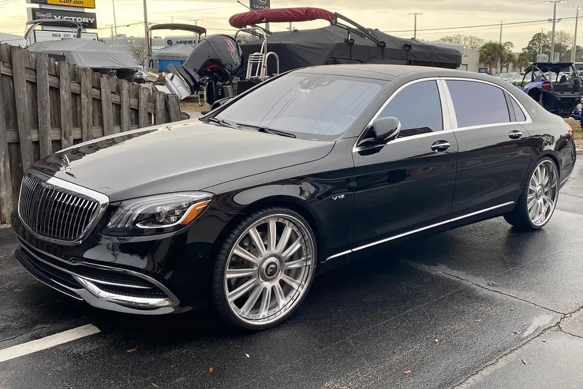 Mercedes-Benz Maybach on Forgiato Lavorato-B wheels