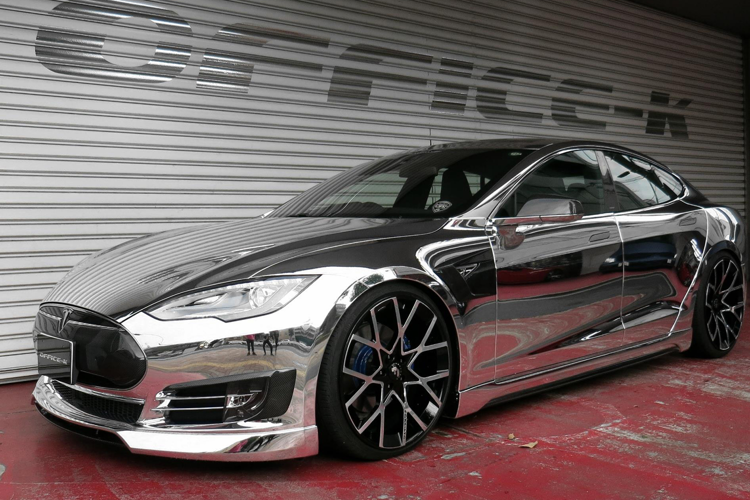 Model S on Insetto-ECL