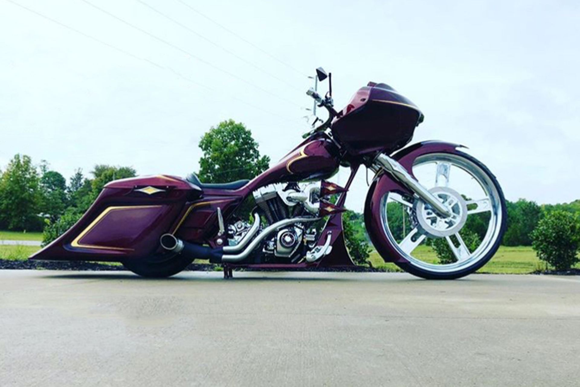 Motorcycle on Estremo I