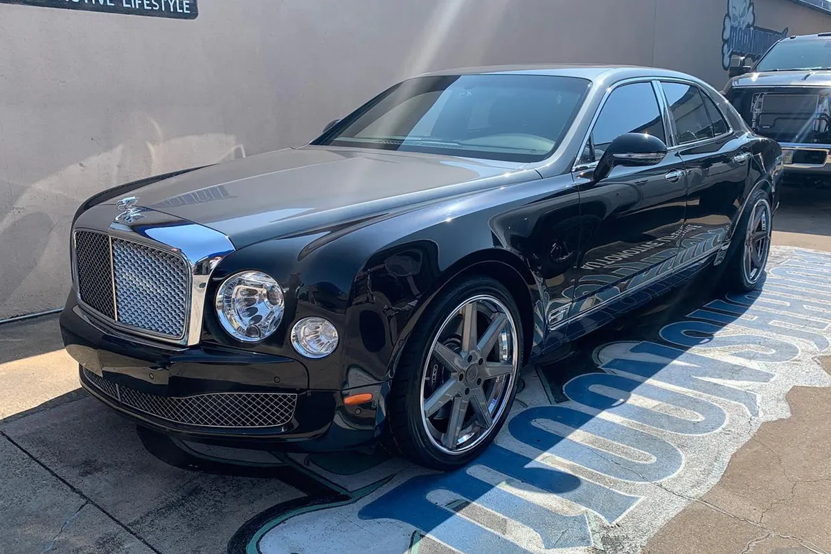 Bentley Mulsanne on Forgiato Tec 3.5 wheels