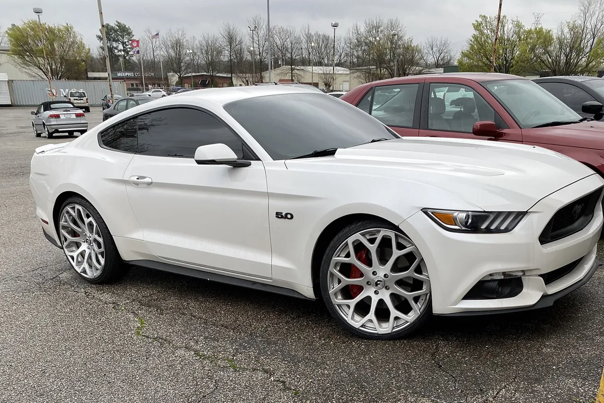 Ford Mustang on Forgiato Drea-ECL wheels