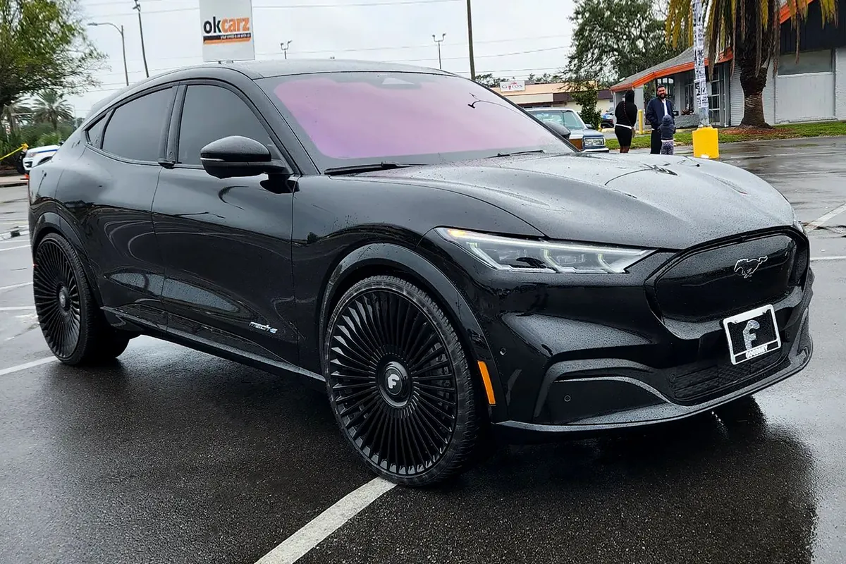 Ford Mustang on Forgiato Trimestre-M wheels