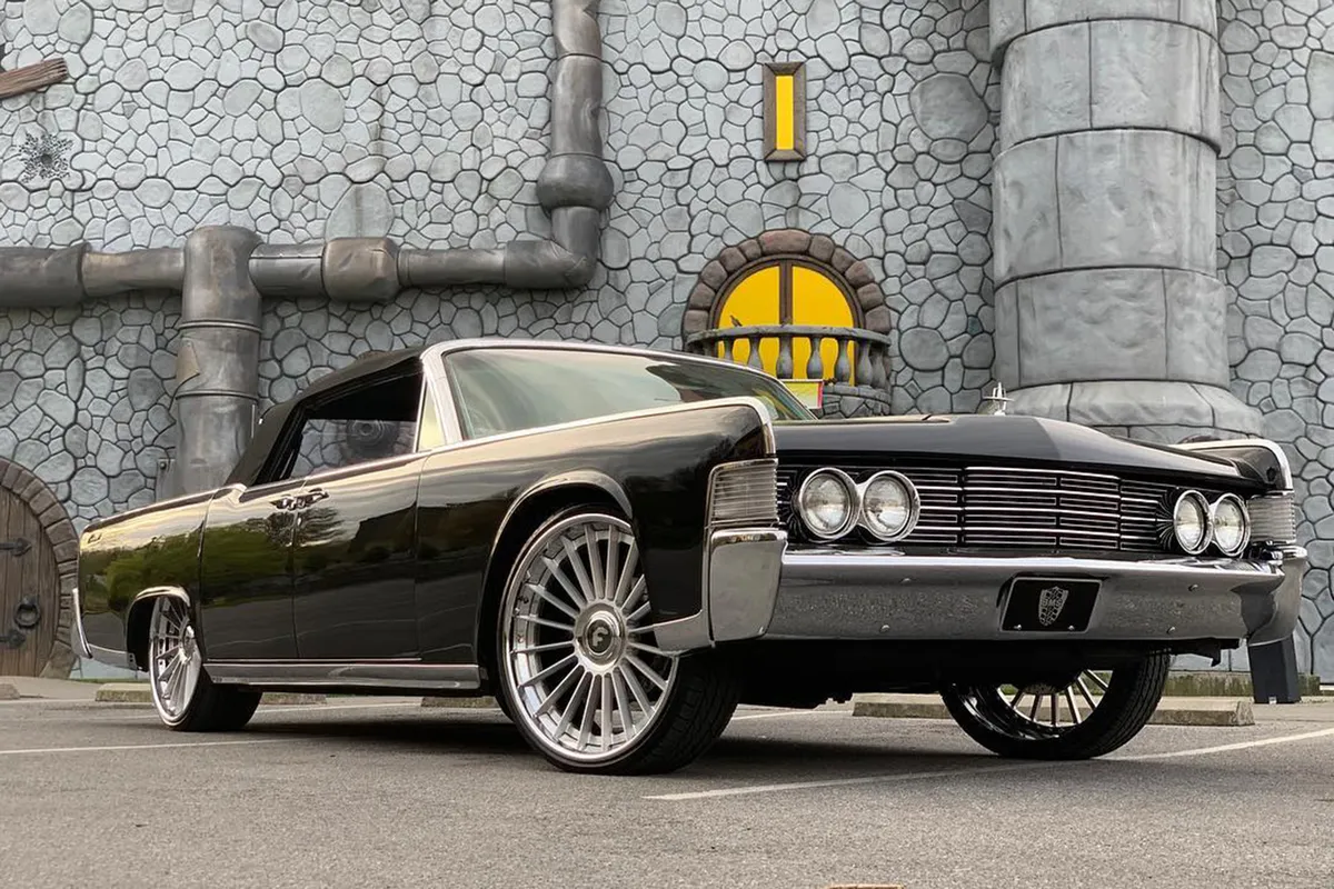 Chevrolet Old School on Forgiato Continental-TEC-3 wheels
