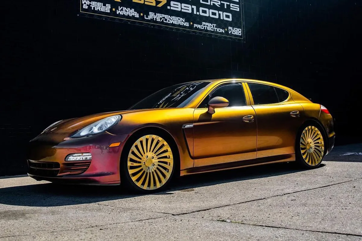 Porsche Panamera on Forgiato Autonomo-M wheels
