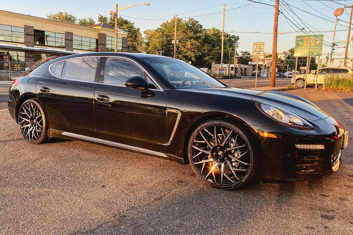 Porsche Panamera on Forgiato Blocco-M wheels