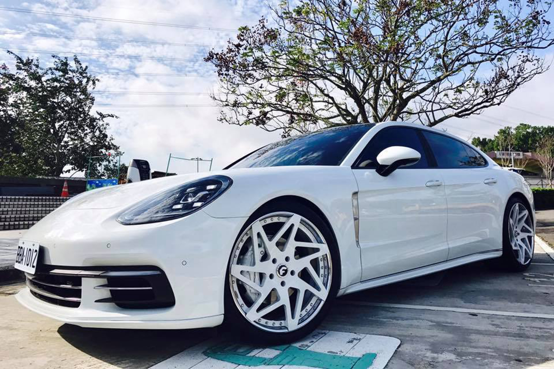 Panamera on Finestro-ECL