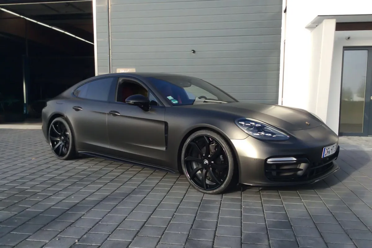 Porsche Panamera on Forgiato Fondare-ECL wheels